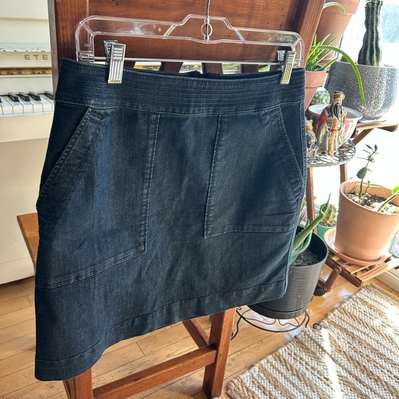 LOFT Blue Jeans Mini Cargo Skirt - Picture 5 of 7